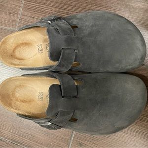 Birkenstocks, Black Oiled Leather, size 37 (US 6-6.5)